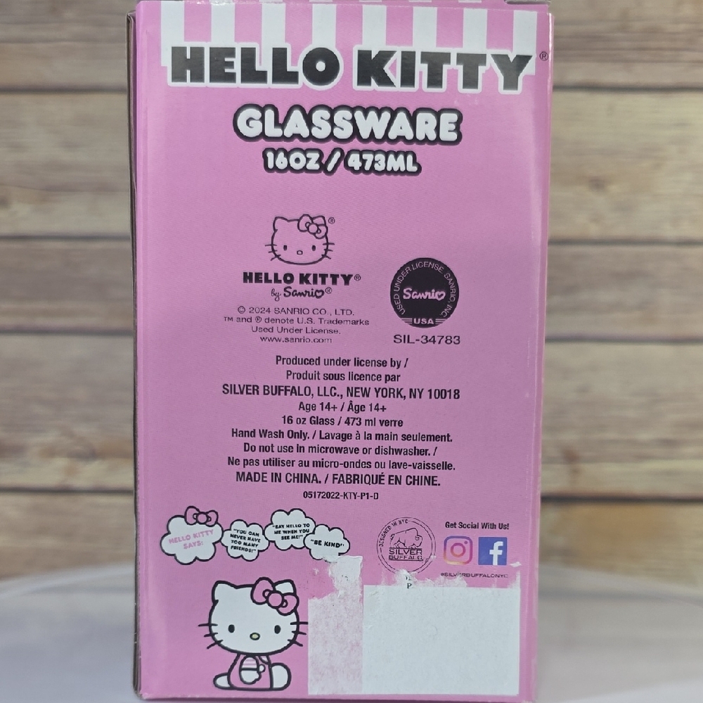 Hello Kitty Glassware - Picture 3 of 4